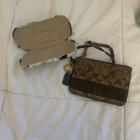 Unlisted 2 - Picture 3 of 5